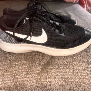 Nike Black and White Running Sneakers
